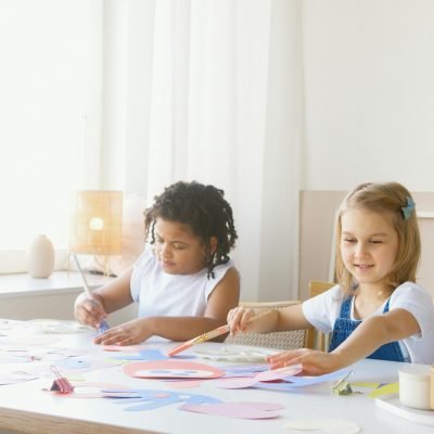 girls painting